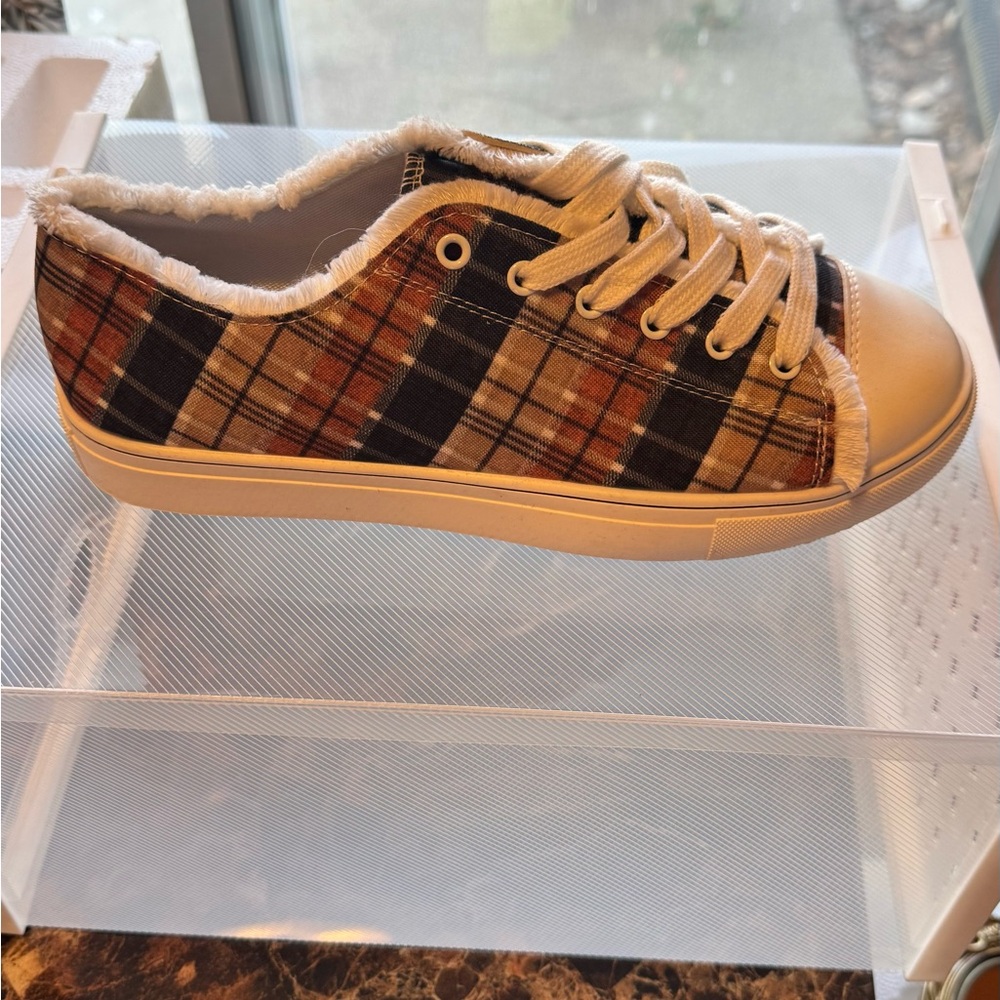Women's Plaid Frayed Sneakers